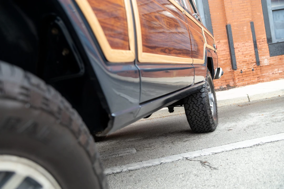 1989 Jeep SJ Grand Wagoneer - Image 20 of 31