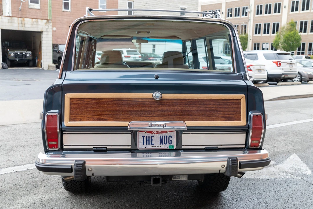 1989 Jeep SJ Grand Wagoneer - Image 9 of 31