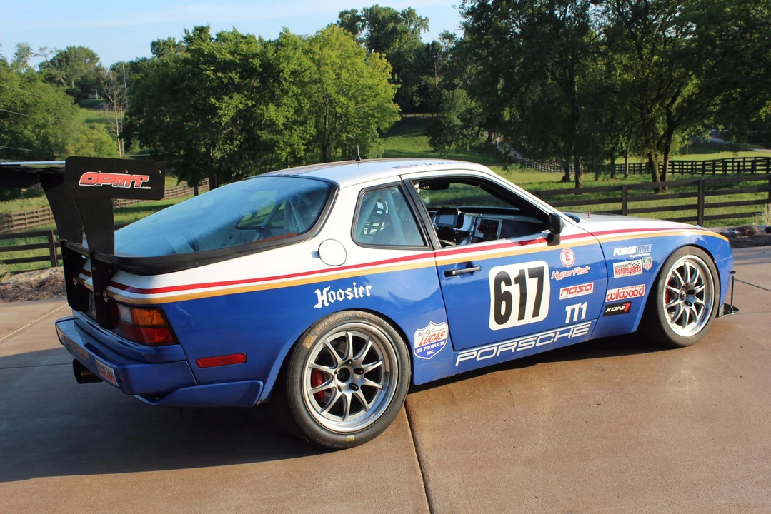 1989 Porsche 944 S2 - Image 17 of 31