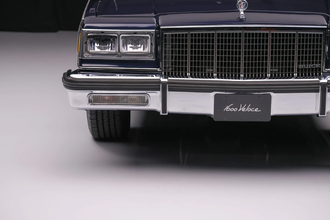 1990 Buick LeSabre - Image 23 of 31