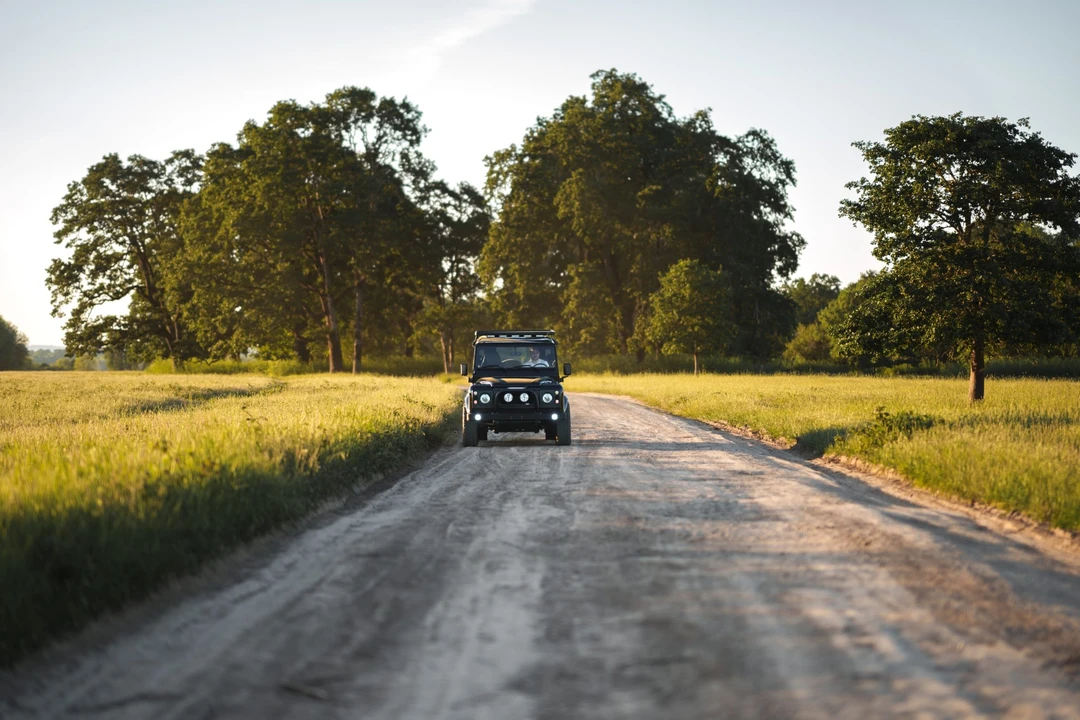 1990 Land Rover Defender 110 - Image 5 of 31