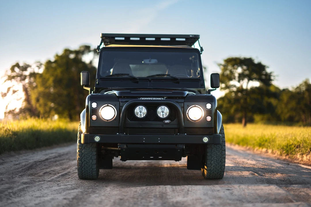1990 Land Rover Defender 110 - Image 9 of 31