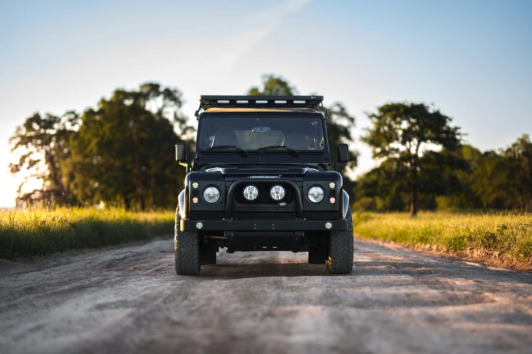 1990 Land Rover Defender 110 - Image 7 of 31