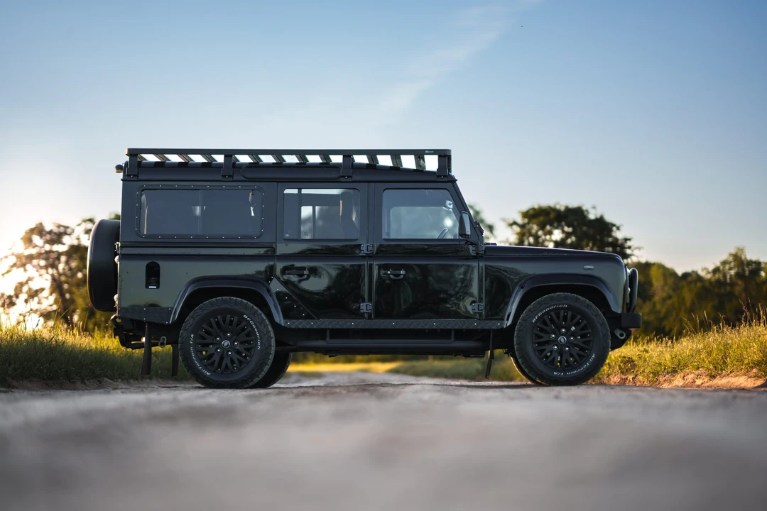 1990 Land Rover Defender 110 - Image 11 of 31