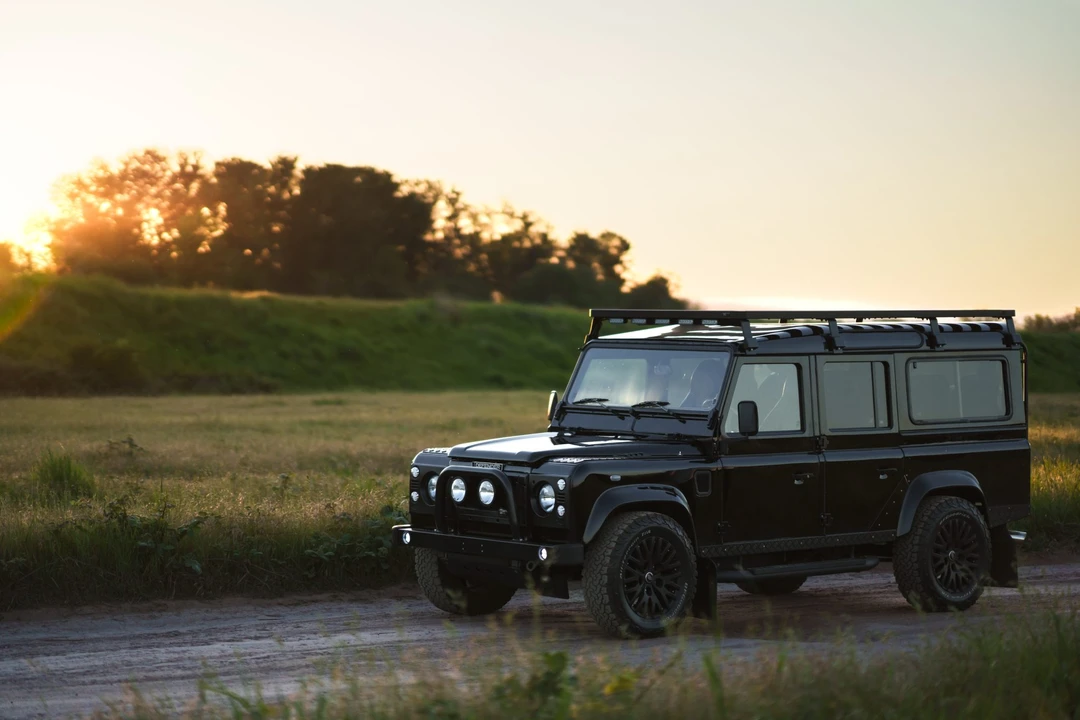 1990 Land Rover Defender 110 - Image 2 of 31