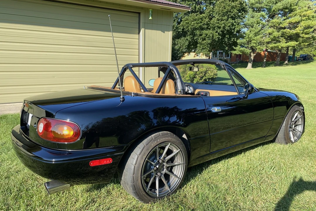 1992 Mazda NA MX-5 Miata - Image 6 of 31