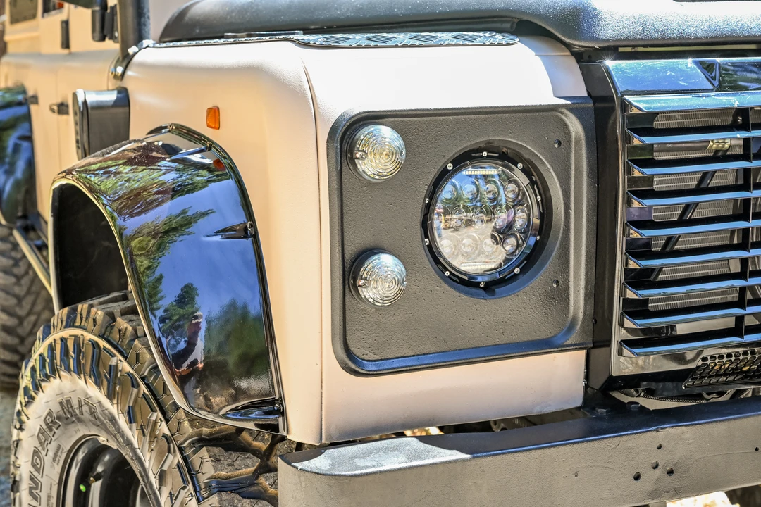 1994 Land Rover Defender 110 - Image 14 of 31