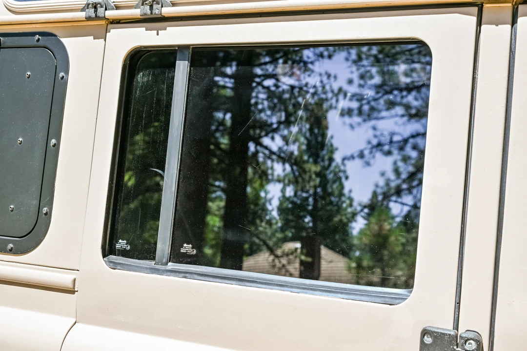 1994 Land Rover Defender 110 - Image 29 of 31