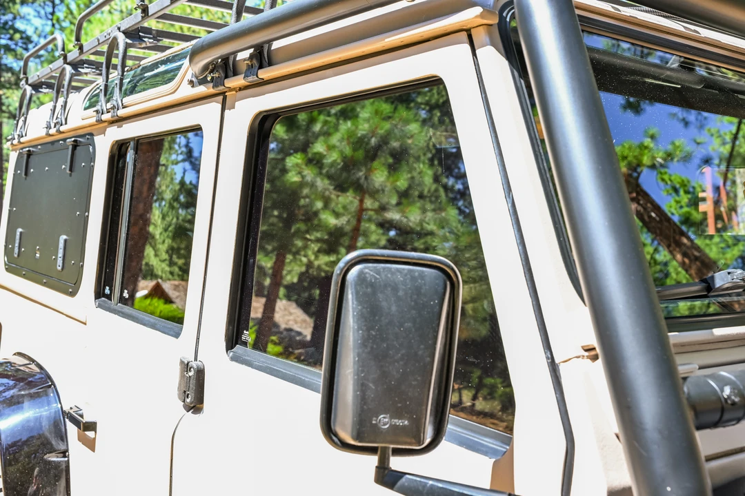 1994 Land Rover Defender 110 - Image 24 of 31