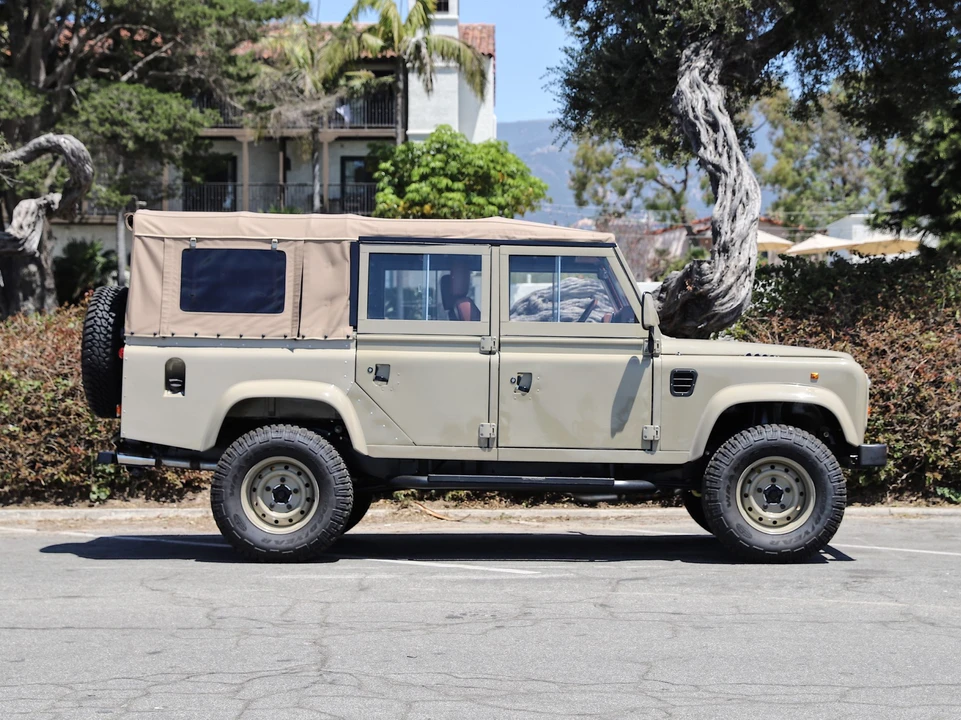 1995 Land Rover Defender 110 - Image 8 of 31