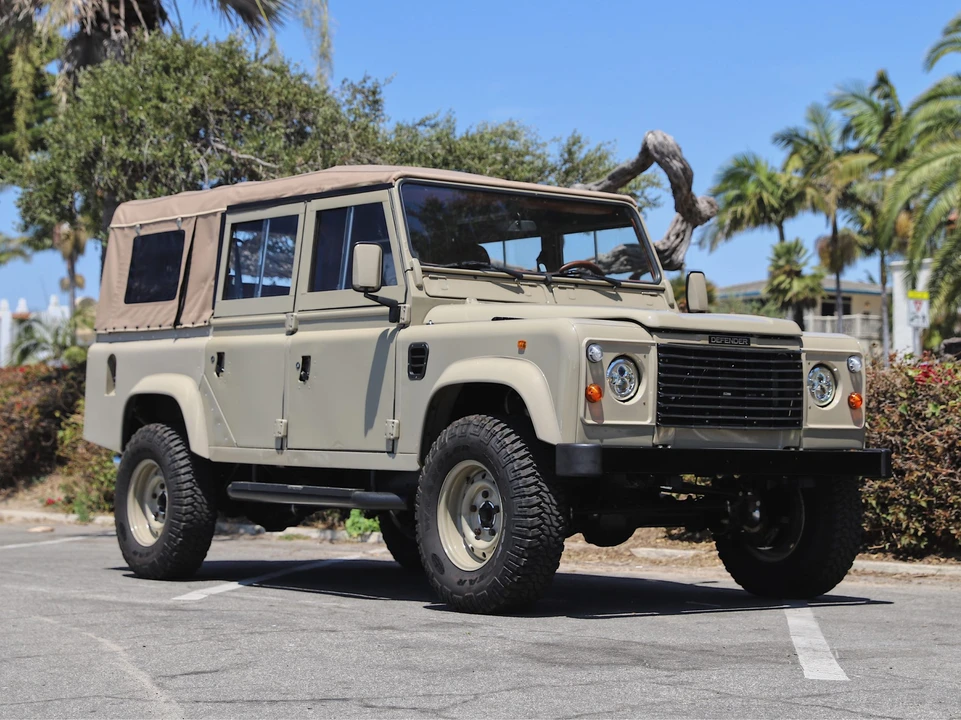 1995 Land Rover Defender 110 - Image 6 of 31