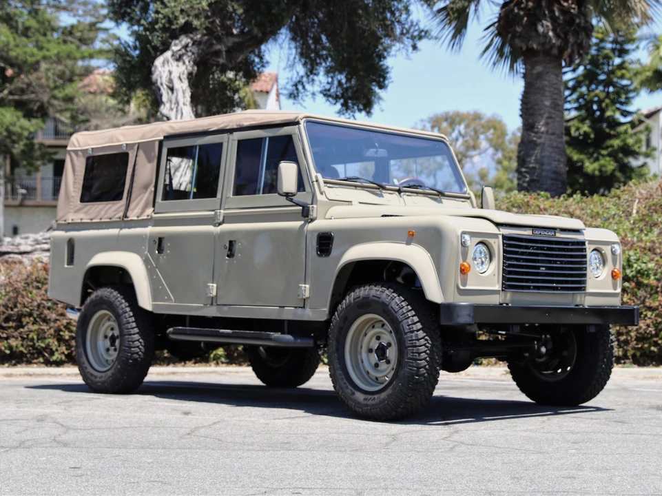 1995 Land Rover Defender 110 - Image 7 of 31