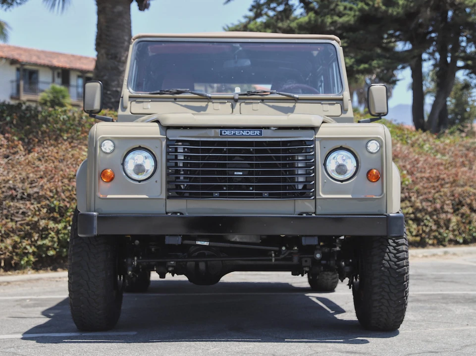 1995 Land Rover Defender 110 - Image 5 of 31