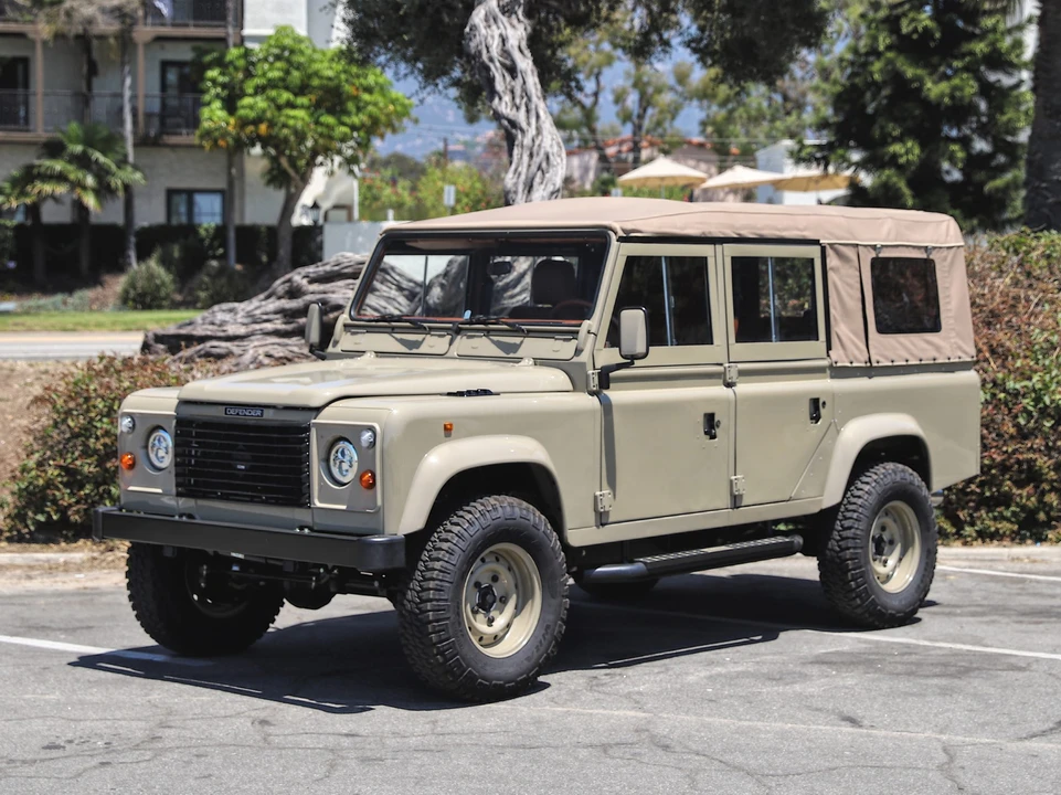 1995 Land Rover Defender 110 - Image 3 of 31