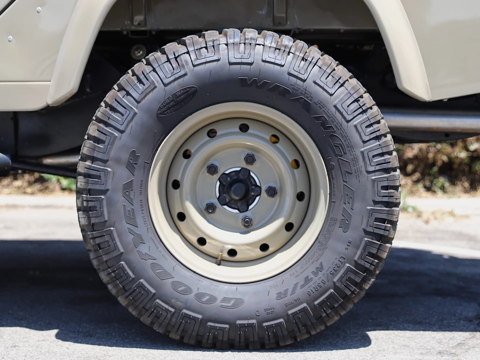 1995 Land Rover Defender 110 - Image 21 of 31