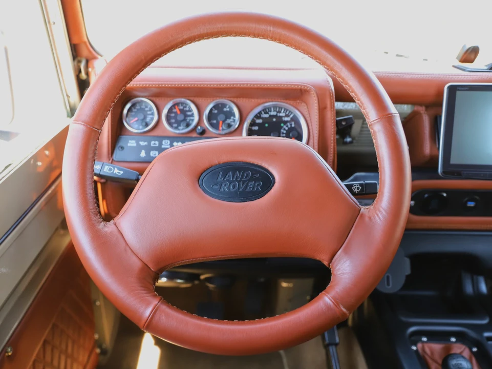 1995 Land Rover Defender 110 - Image 28 of 31