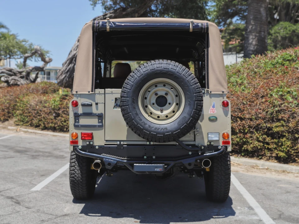 1995 Land Rover Defender 110 - Image 10 of 31