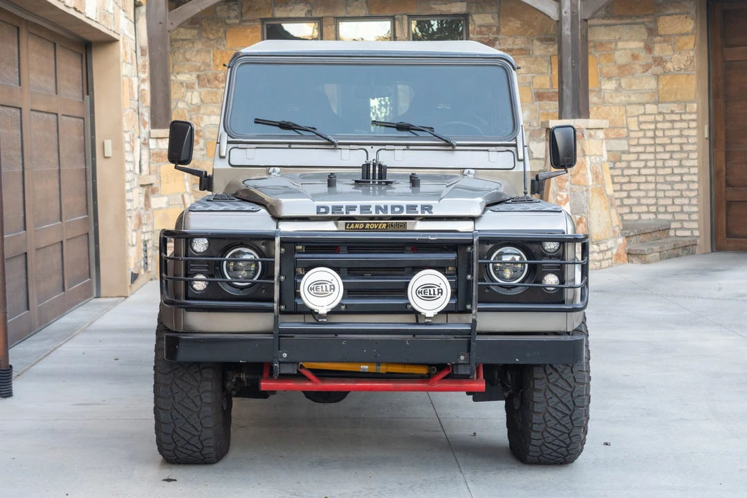 1995 Land Rover Defender 110 - Image 2 of 31