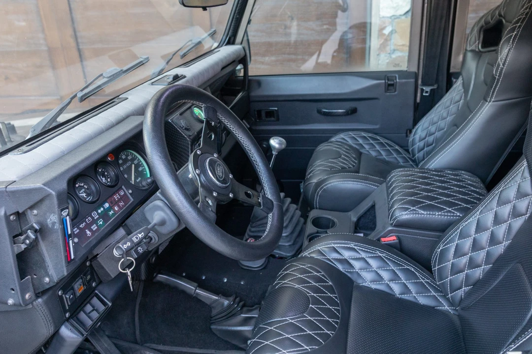 1995 Land Rover Defender 110 - Image 28 of 31
