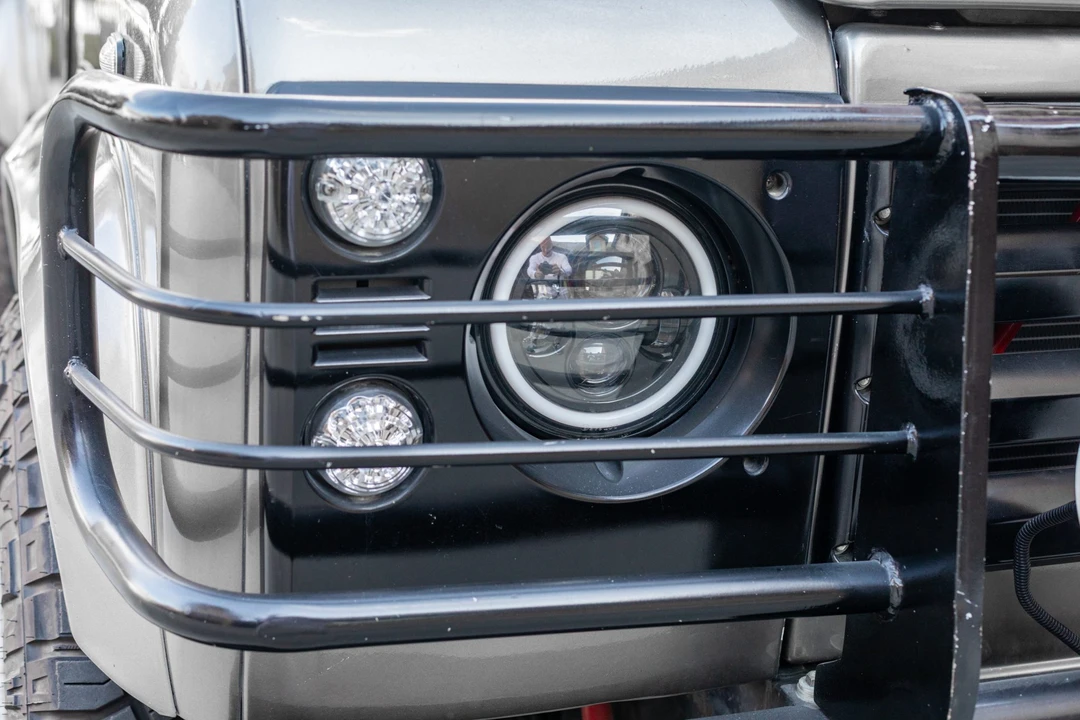 1995 Land Rover Defender 110 - Image 10 of 31