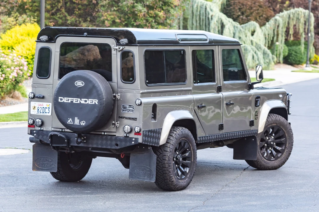 1995 Land Rover Defender 110 - Image 6 of 31