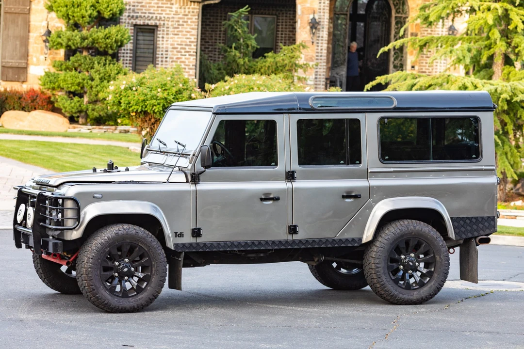 1995 Land Rover Defender 110 - Image 9 of 31