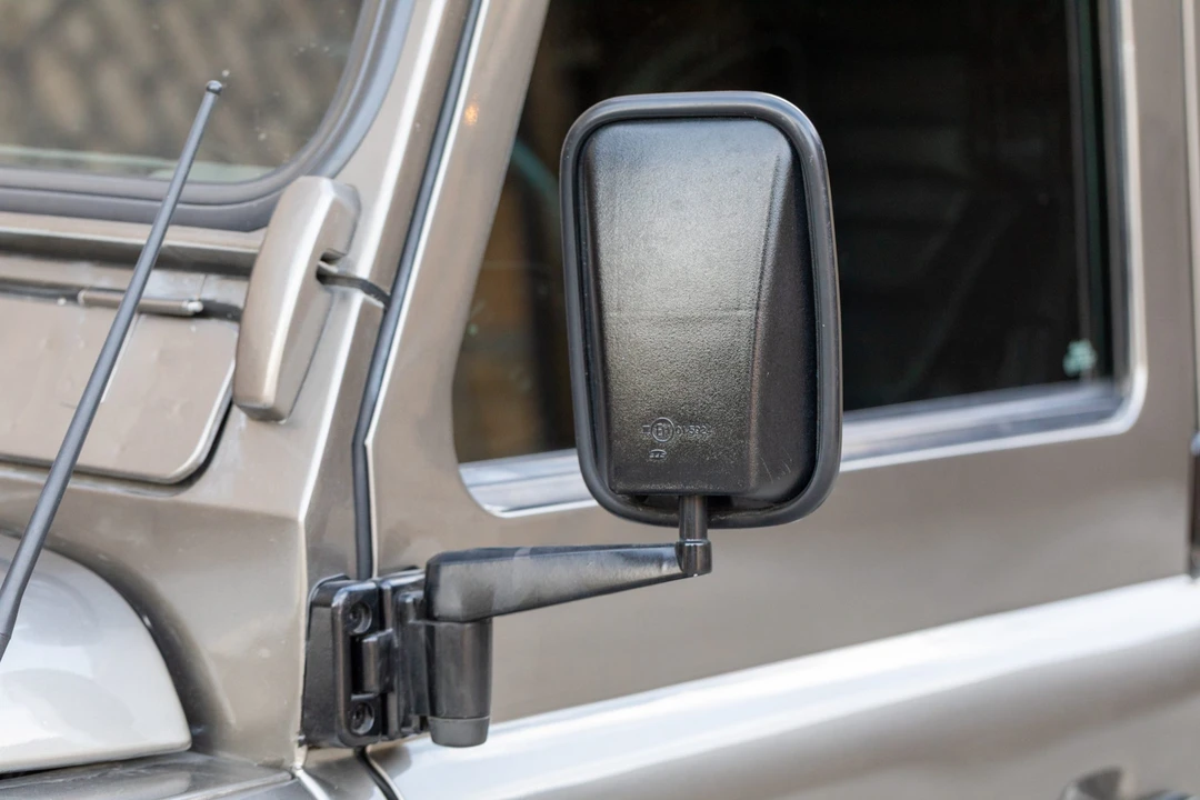 1995 Land Rover Defender 110 - Image 14 of 31