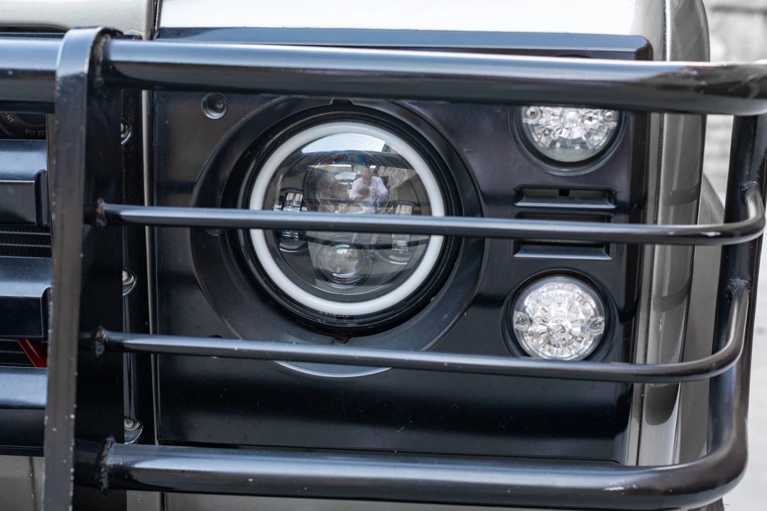 1995 Land Rover Defender 110 - Image 11 of 31