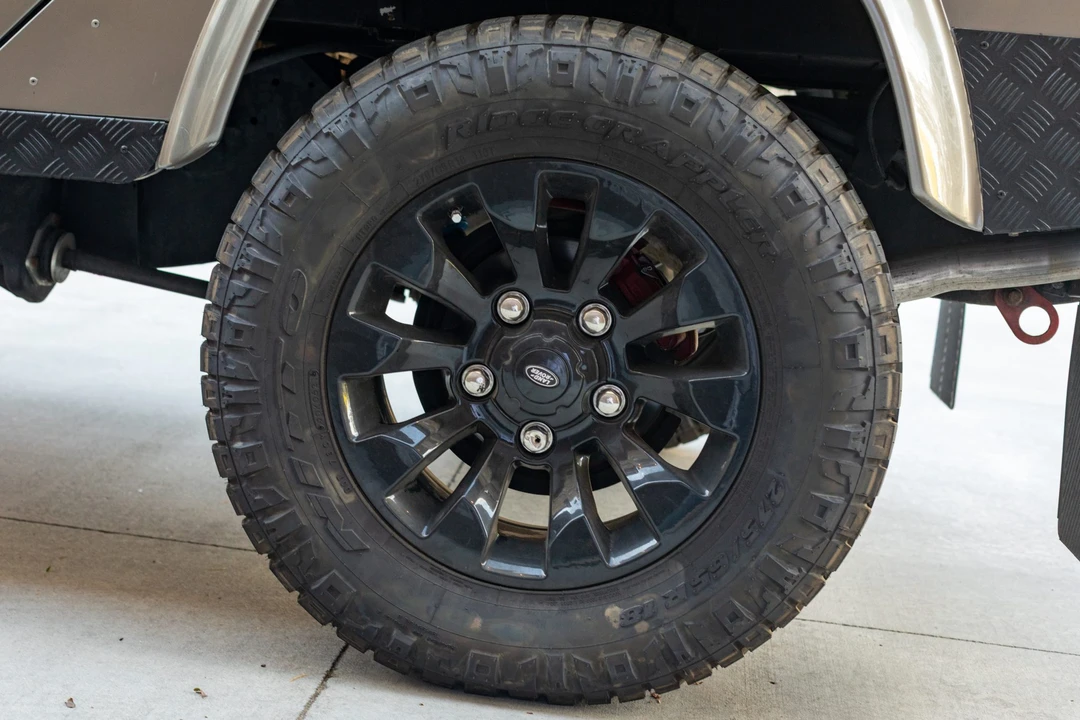 1995 Land Rover Defender 110 - Image 25 of 31