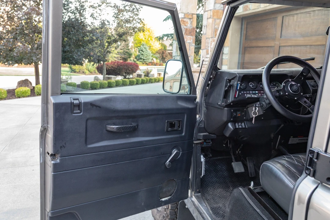 1995 Land Rover Defender 110 - Image 29 of 31