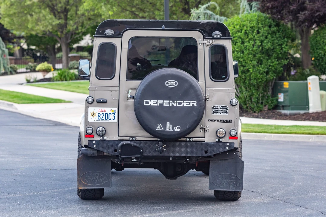 1995 Land Rover Defender 110 - Image 7 of 31