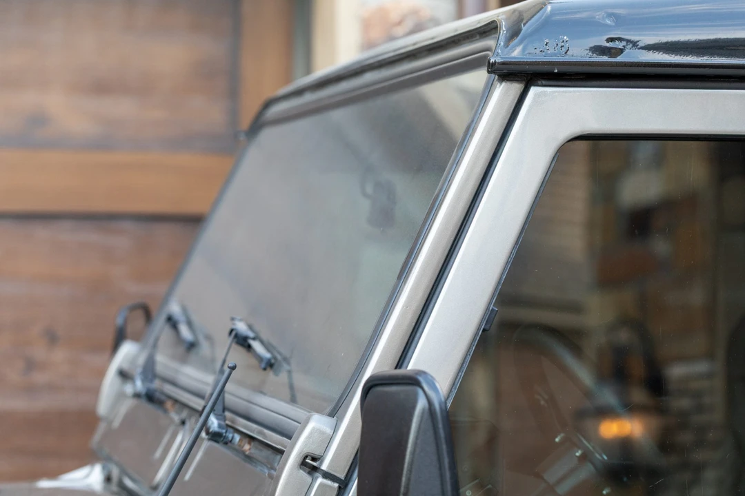 1995 Land Rover Defender 110 - Image 13 of 31