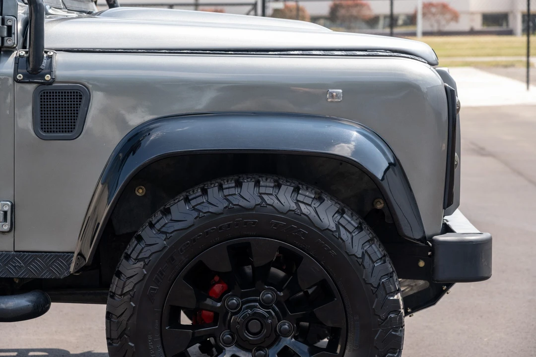 1995 Land Rover Defender 110 - Image 17 of 31