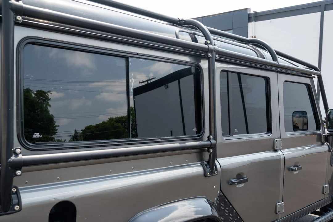 1995 Land Rover Defender 110 - Image 23 of 31