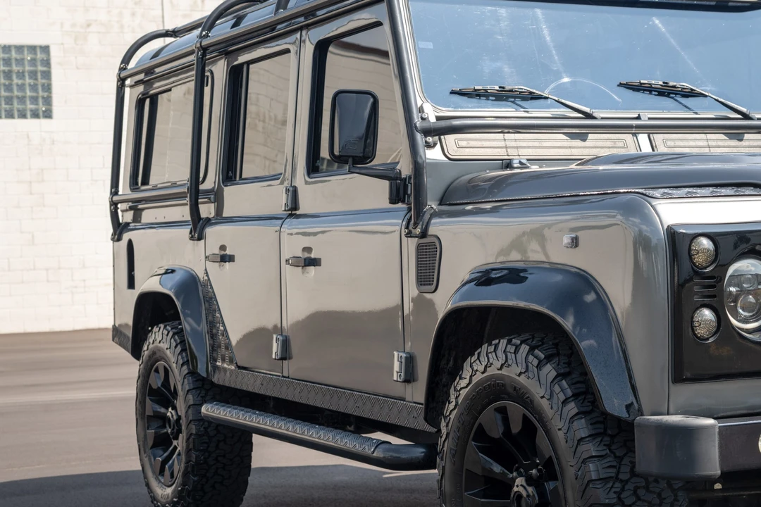 1995 Land Rover Defender 110 - Image 14 of 31