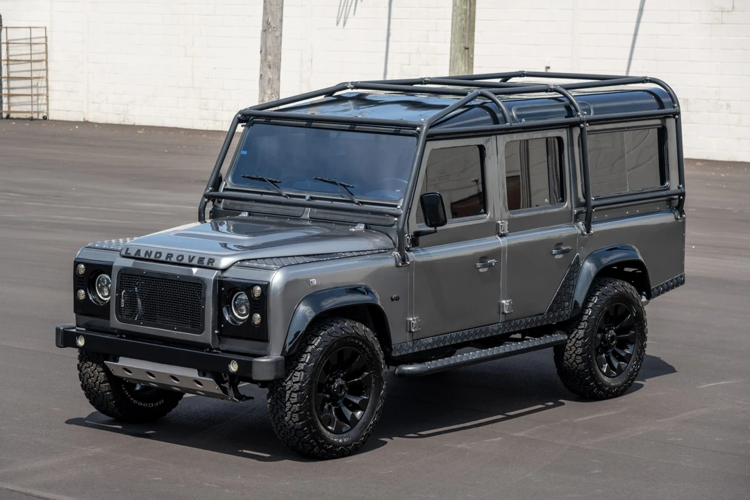 1995 Land Rover Defender 110 - Image 2 of 31
