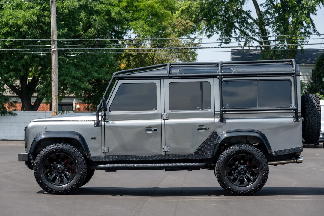 1995 Land Rover Defender 110 - Image 11 of 31