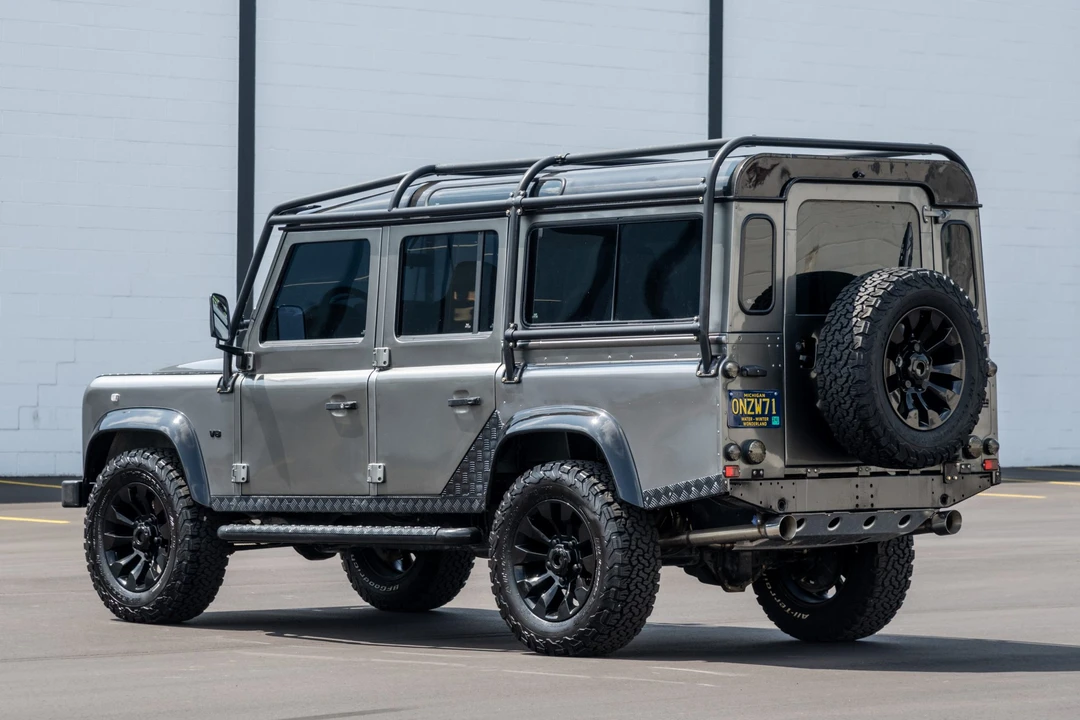 1995 Land Rover Defender 110 - Image 10 of 31
