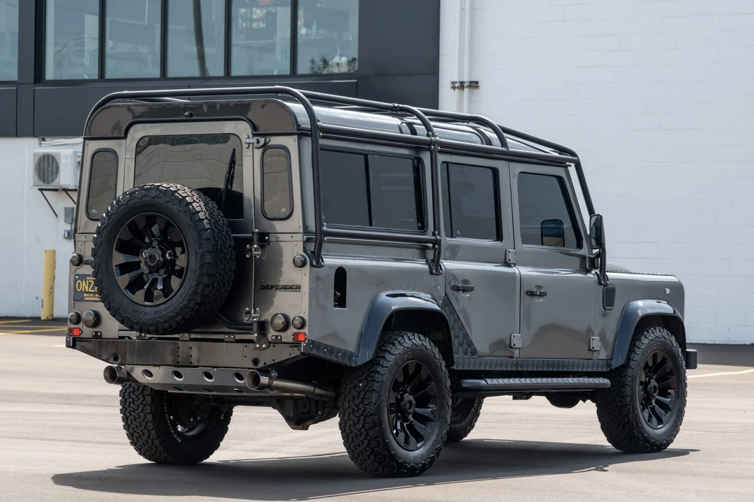 1995 Land Rover Defender 110 - Image 8 of 31