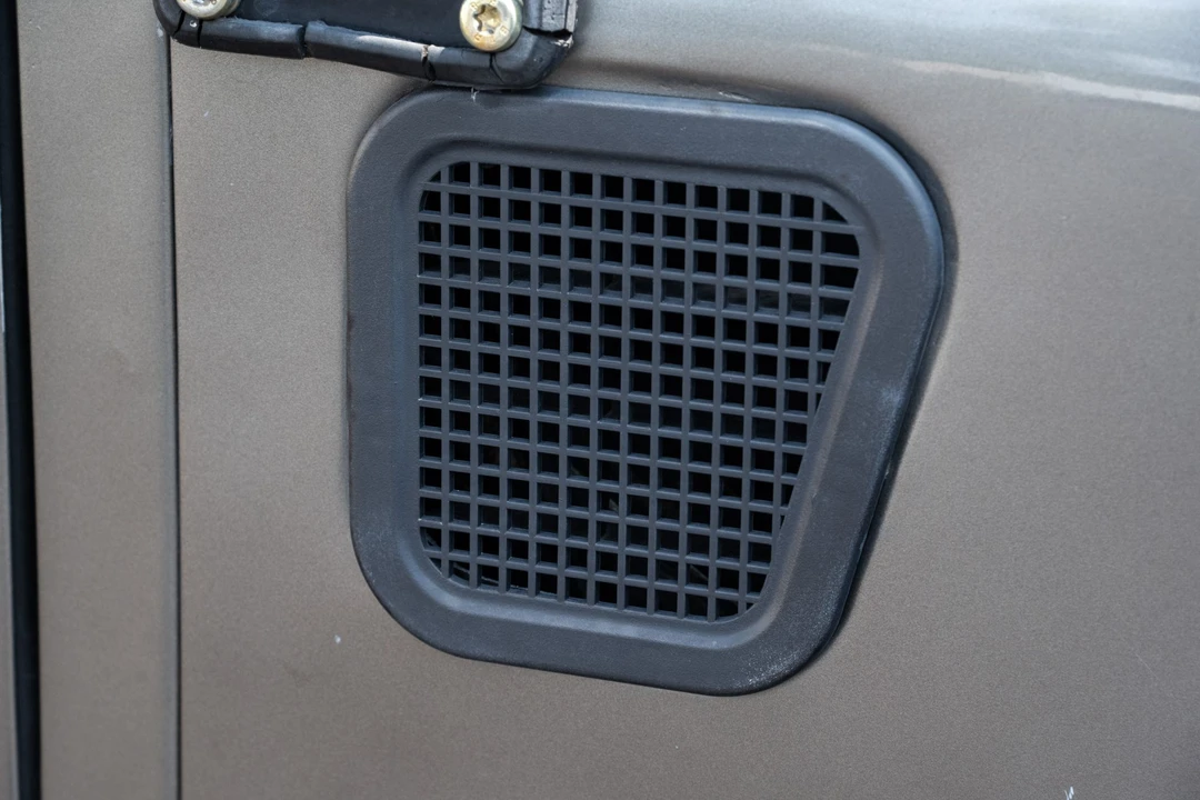 1995 Land Rover Defender 110 - Image 20 of 31