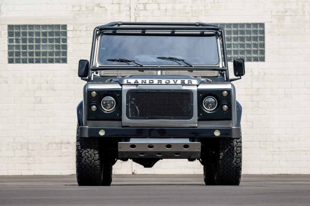 1995 Land Rover Defender 110 - Image 5 of 31