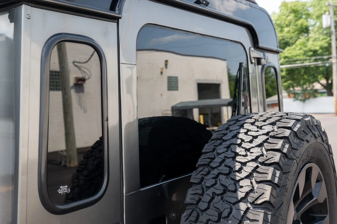 1995 Land Rover Defender 110 - Image 29 of 31
