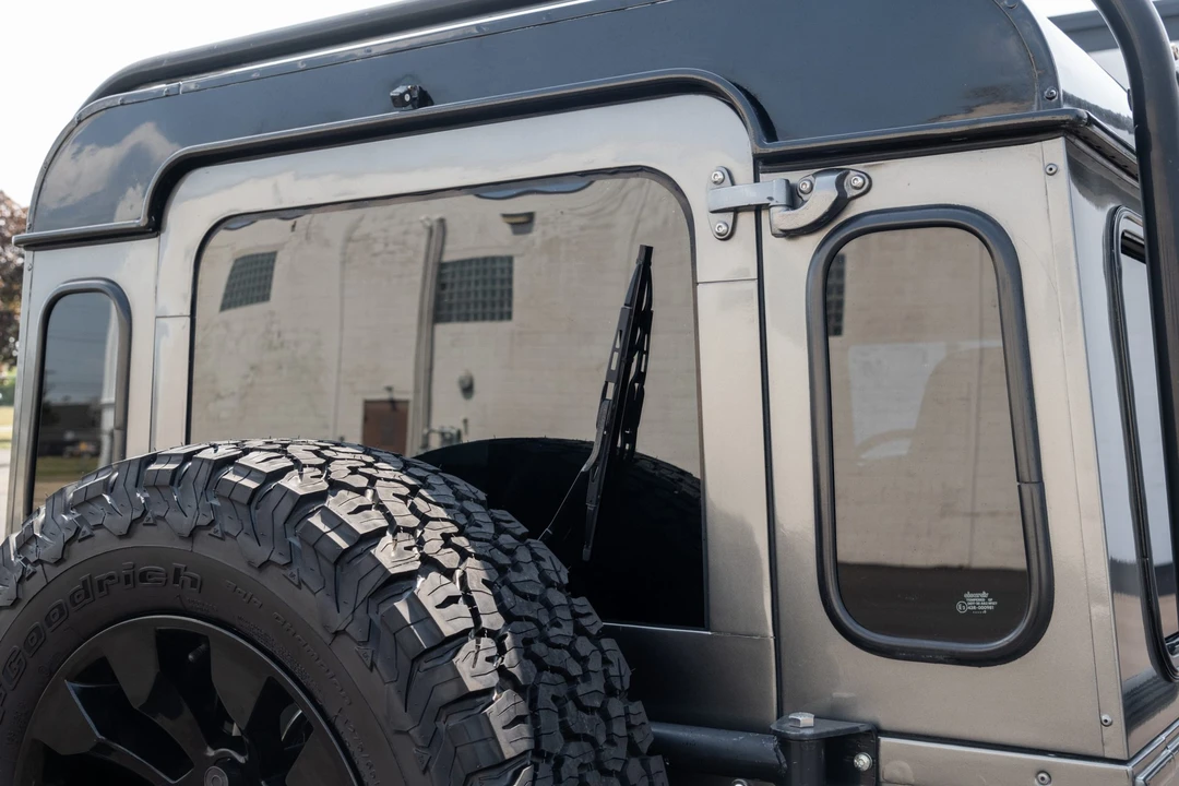 1995 Land Rover Defender 110 - Image 26 of 31