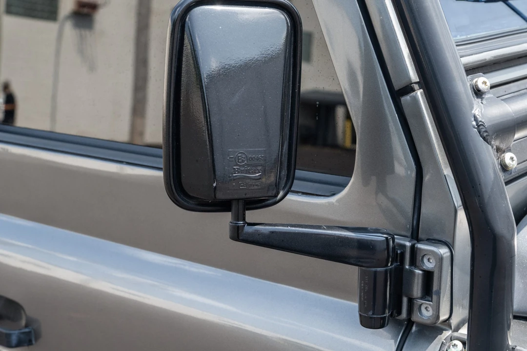 1995 Land Rover Defender 110 - Image 18 of 31