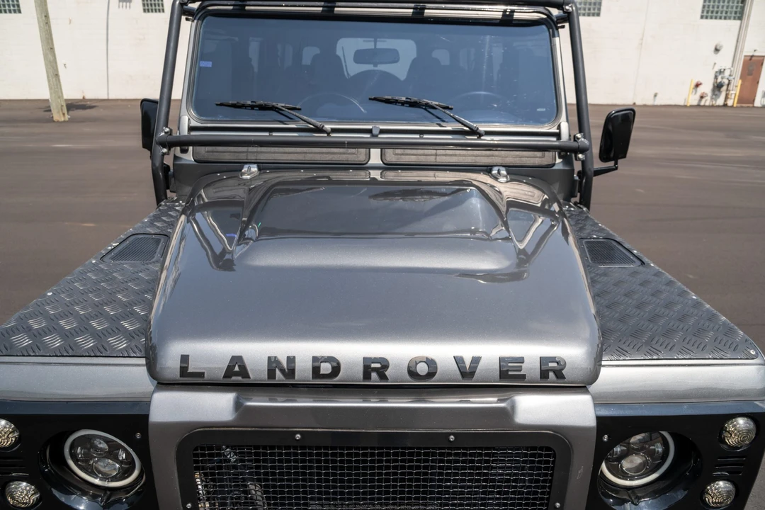 1995 Land Rover Defender 110 - Image 12 of 31
