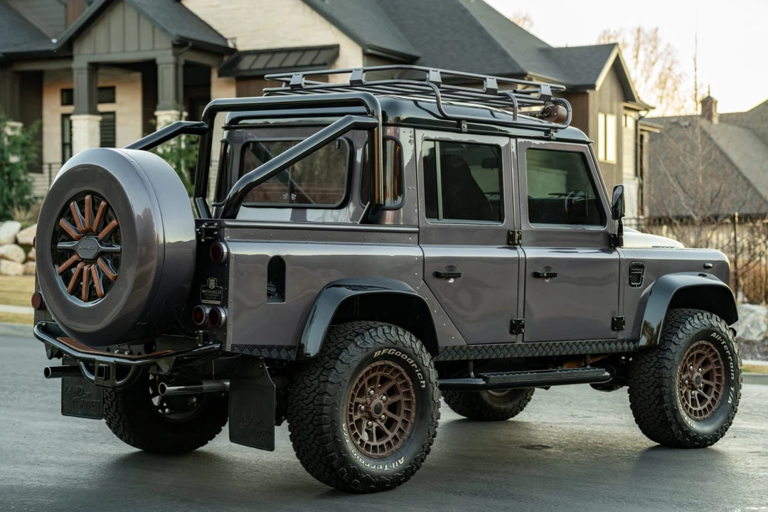 1996 Land Rover Defender 110 - Image 2 of 9