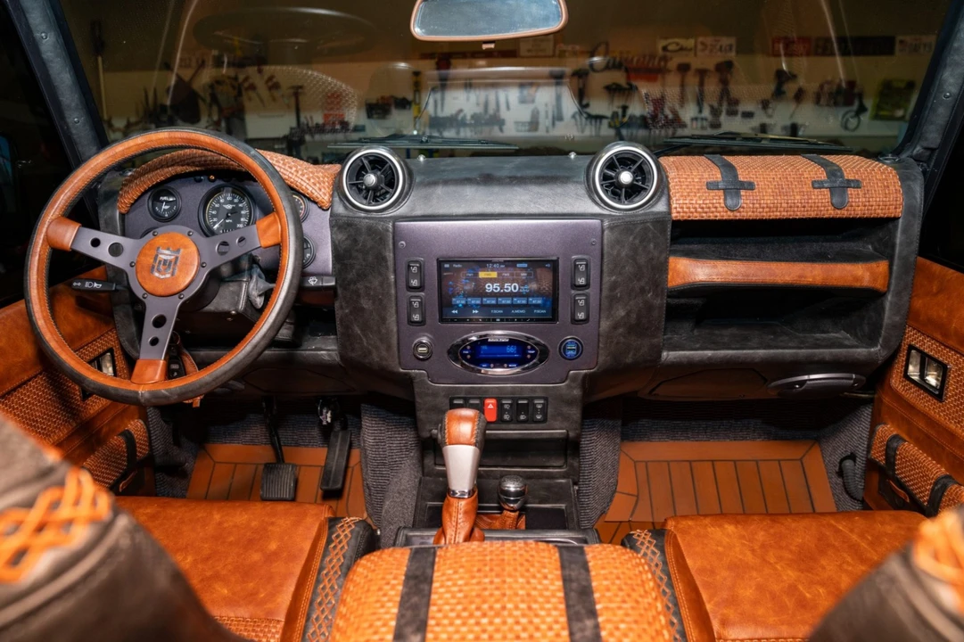 1996 Land Rover Defender 110 - Image 6 of 9