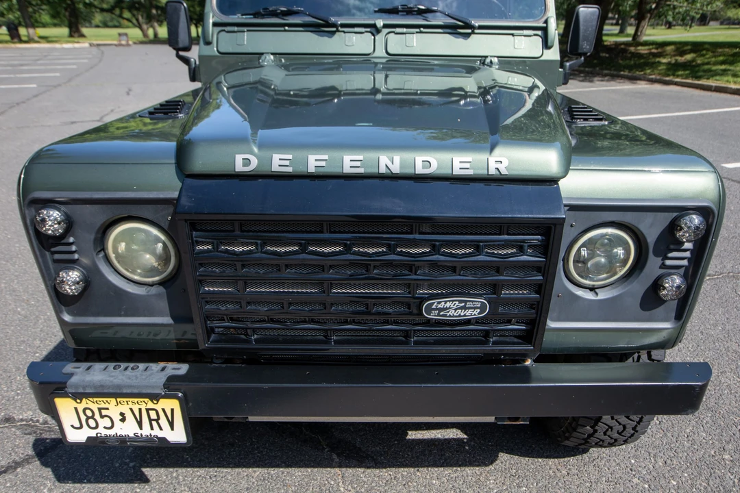 1997 Land Rover Defender 110 - Image 13 of 31