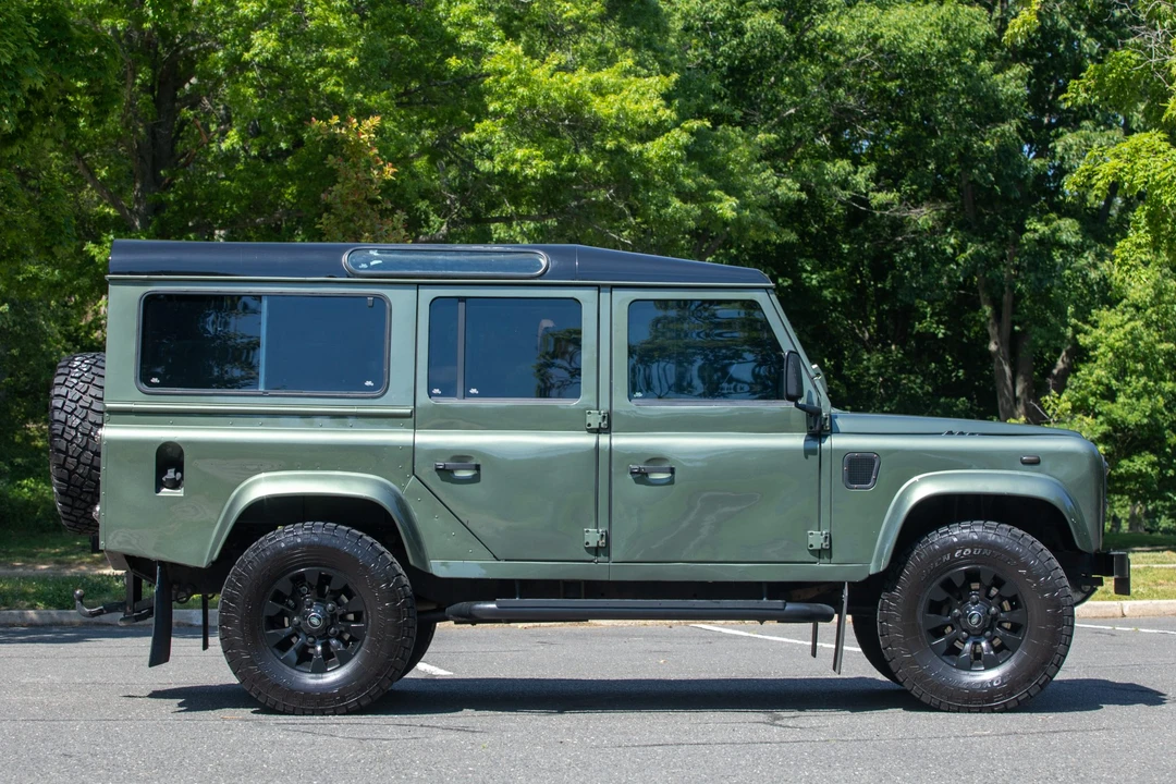 1997 Land Rover Defender 110 - Image 6 of 31