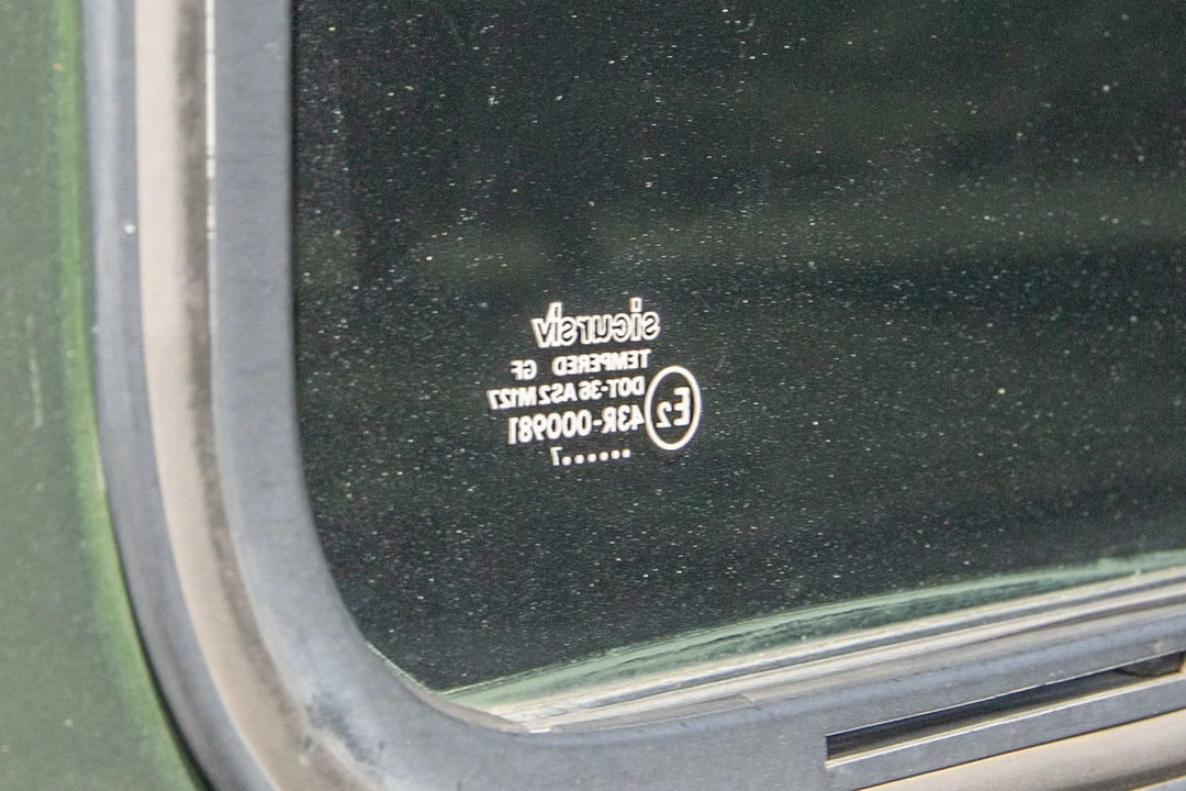 1997 Land Rover Defender 110 - Image 30 of 31